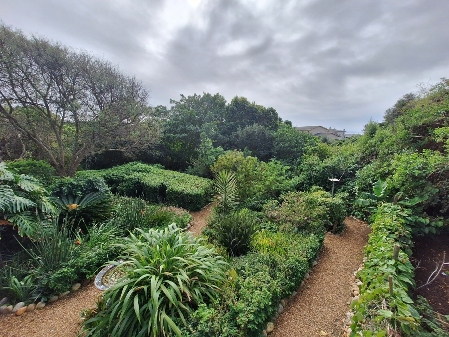 4 Bedroom Property for Sale in Wavecrest Eastern Cape